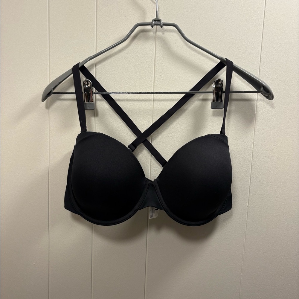 Maidenform Women’s Black Bra 38D EUC cross back